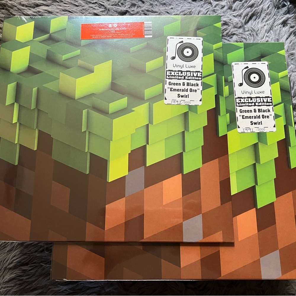 Minecraft Vinyl - emerald ore swirl green and black (set of 2)